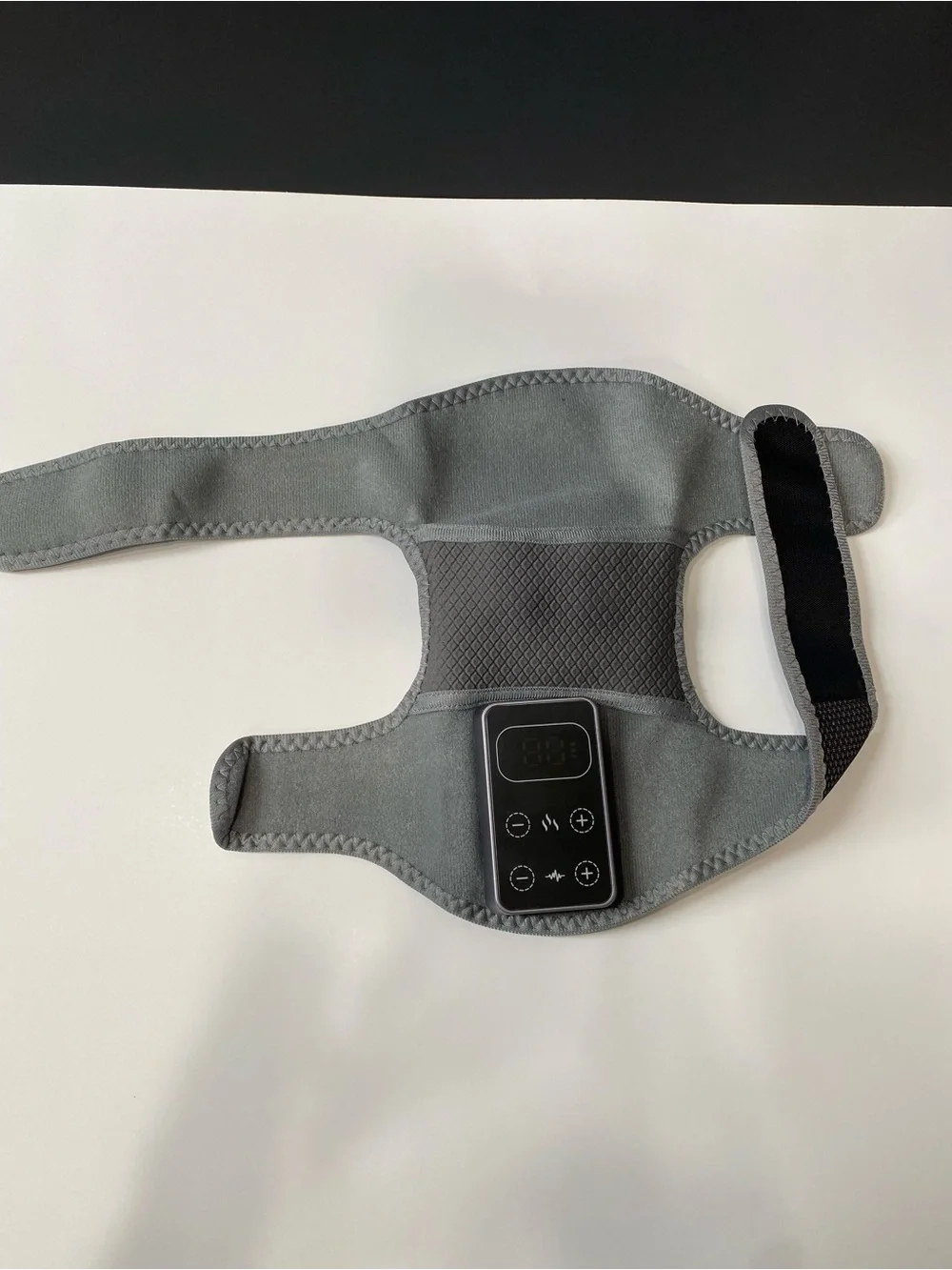 HEATING MASSAGE KNEE PADS.